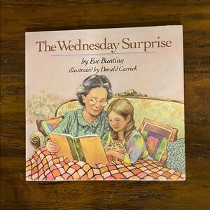 5 /$10 Kids Picture Book | The Wednesday Surprise by Eve Bunting